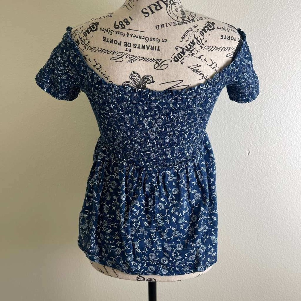 Old Navy Womens S Blue Floral Smocked Off the Shoulder Peplum Top Short Sleeve - Picture 2 of 6